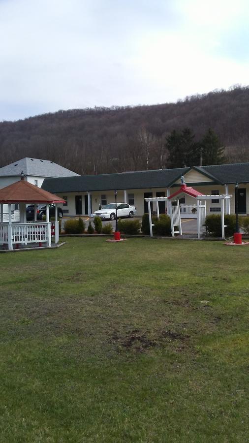 科拉瑞斯维利汽车旅馆 Frostburg 外观 照片